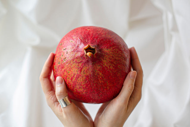 How To De Seed A Pomegranate In 2 Minutes