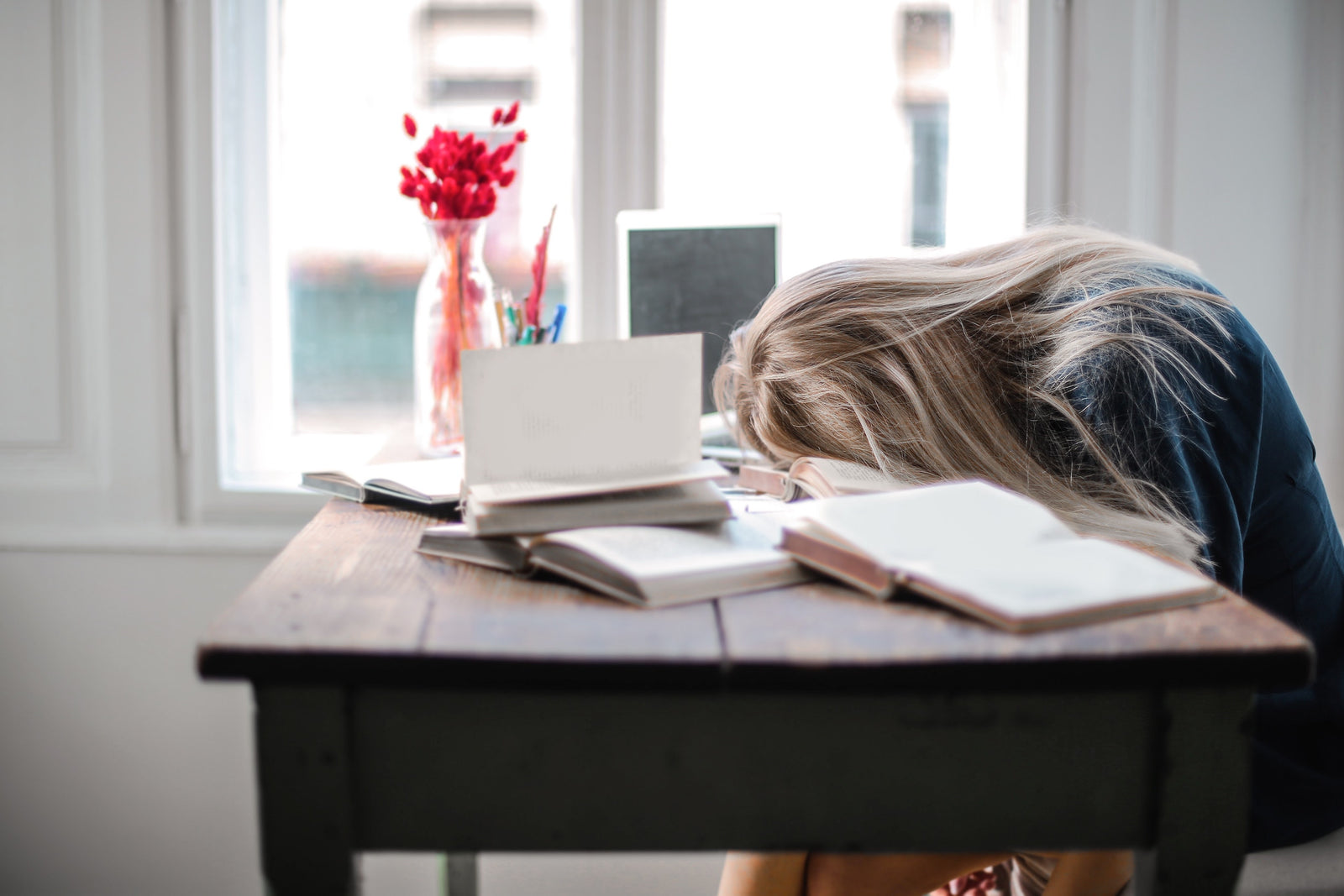 4 Proven Benefits Of Melatonin To Help You Fall Asleep Faster