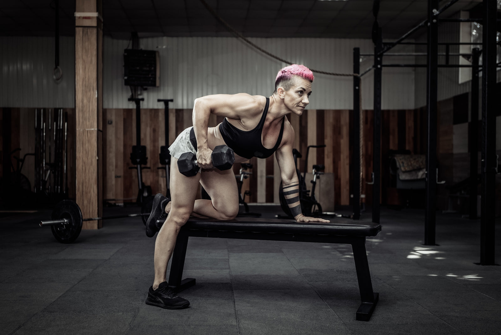 Single-Arm Dumbbell Row: How To, Benefits, Tips