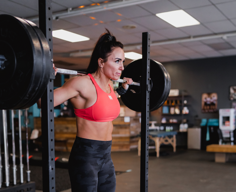 Women lifting weighrs