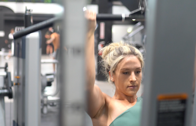 Unlock Lat Gains: The Ultimate Guide to Reverse Grip Lat Pulldowns
